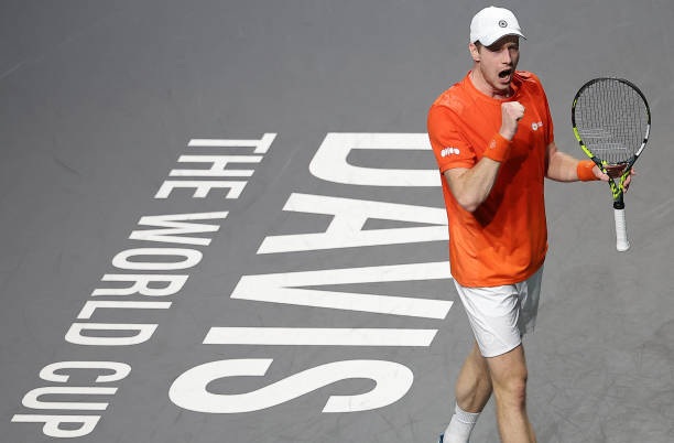 一夜之間球技飆升，教練懷疑我偷偷請了外掛