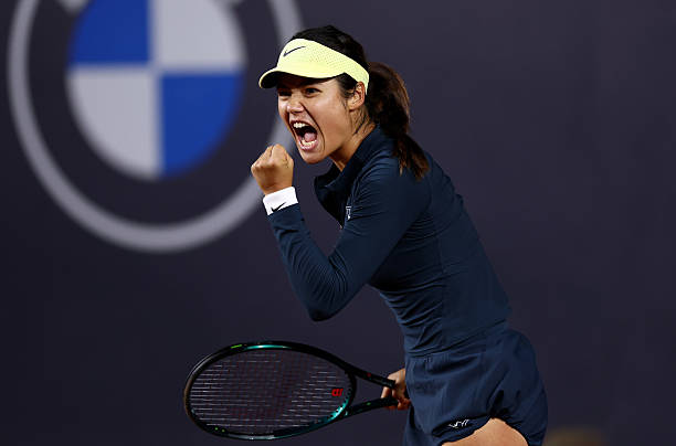 瑪格麗特·考特：?jiǎn)未螂p打雙料冠軍的傳奇故事