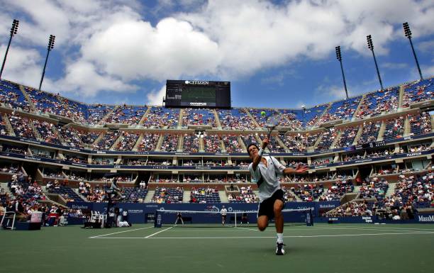 溫網(wǎng)草地維護(hù)技術(shù)揭秘:如何保持世界頂級(jí)賽場(chǎng)狀態(tài)