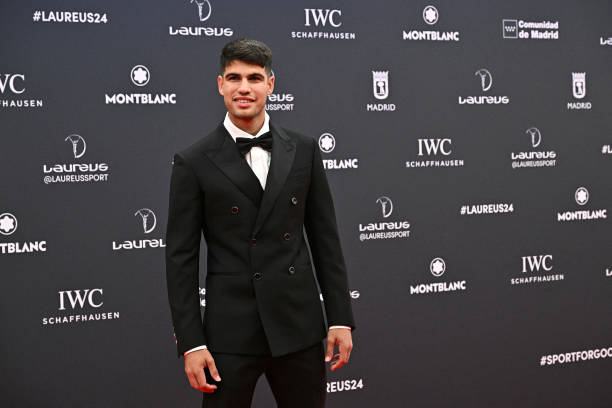 費(fèi)德勒正式入選國(guó)際網(wǎng)球名人堂，傳奇生涯畫上句號(hào)