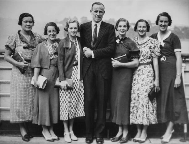 圖解網(wǎng)球單打規(guī)則：場地劃分與邊界線說明