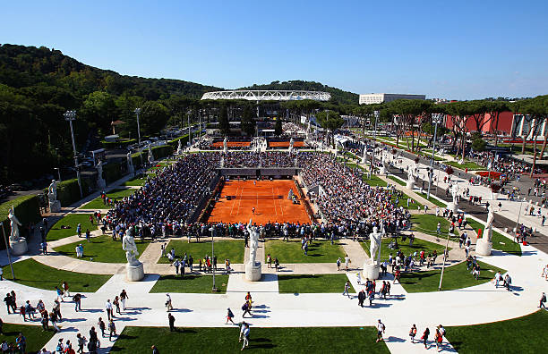 中國(guó)金花再創(chuàng)佳績(jī)！鄭欽文法網(wǎng)突破八強(qiáng)，未來(lái)可期！