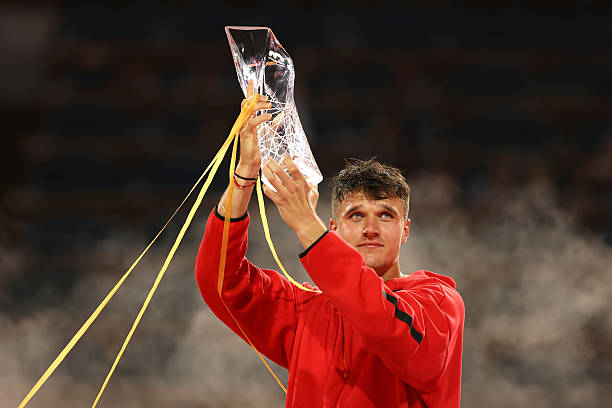 從希望之星到大滿貫得主：辛納的成長軌跡全記錄