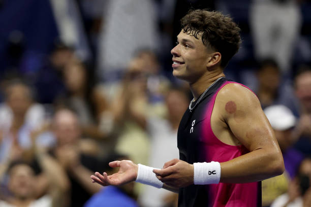 王欣宇網(wǎng)球?qū)Q：勝負(fù)關(guān)鍵瞬間全解析！