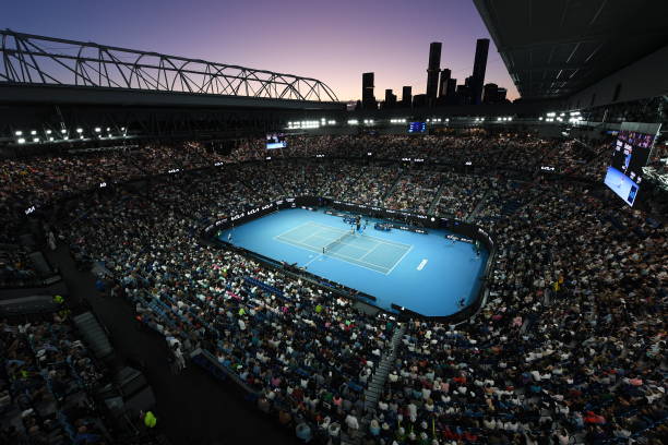 張雨網(wǎng)球教學(xué)視頻：學(xué)習(xí)她的發(fā)球與擊球技巧