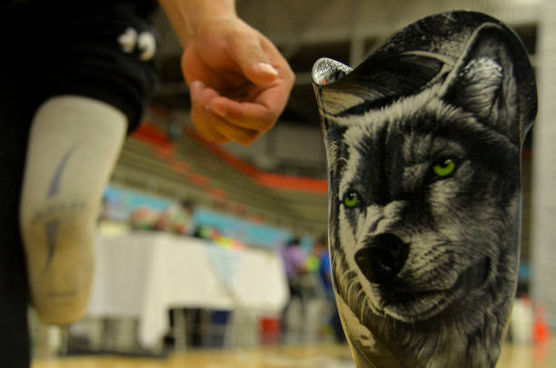 排球扣球與攔網(wǎng)手勢細(xì)節(jié)圖解：提升擊球精準(zhǔn)度