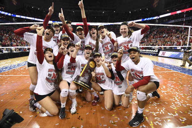 魏秋月真實(shí)年齡引猜測(cè)，這些照片透露了關(guān)鍵信息