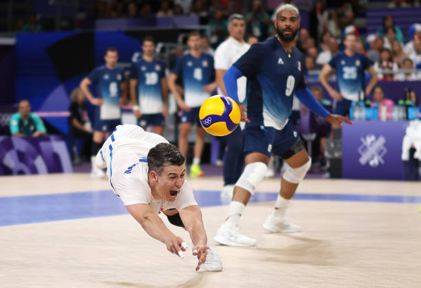 朱婷超話：女排精神永不落幕，一起為婷隊(duì)加油！