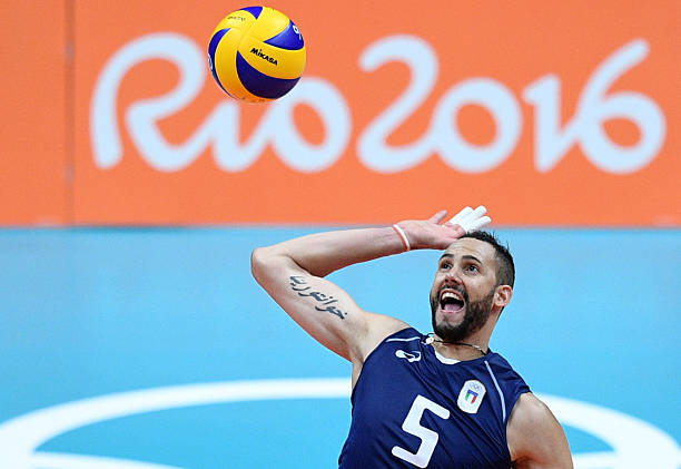 如何正確扣球？排球扣球姿勢詳細(xì)圖解指南