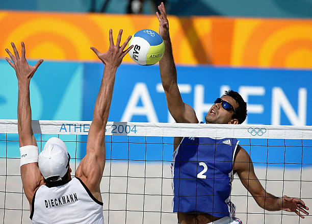 排球比賽中的裁判手勢(shì)指南：從發(fā)球到得分