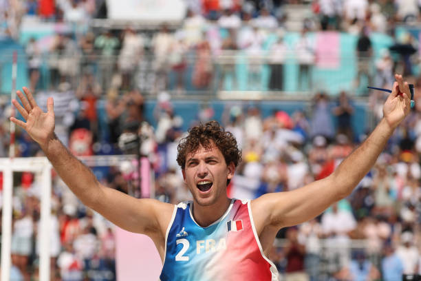 排球墊球步法教學(xué)：實(shí)戰(zhàn)應(yīng)用技巧