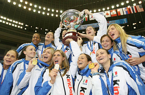 卡洛琳的排球故事：激情與夢(mèng)想