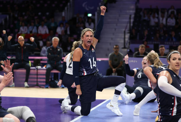 一圖勝千言：深度解讀排球后排插上戰(zhàn)術(shù)圖解中的關(guān)鍵跑位