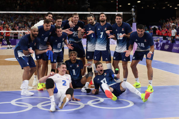 排球場(chǎng)地標(biāo)準(zhǔn)尺寸圖詳解：長寬與區(qū)域劃分