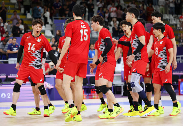 一場標(biāo)準(zhǔn)排球賽的時(shí)長是多少？