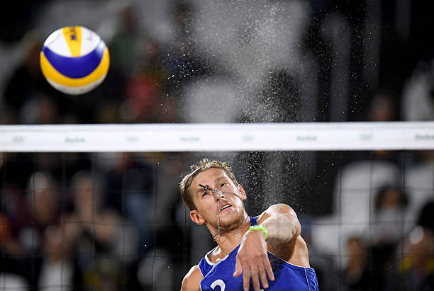 郎平：中國(guó)女排的傳奇教練與她的輝煌成就