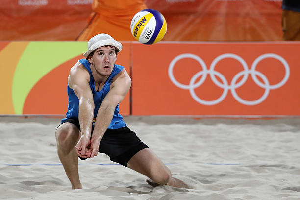 國(guó)際排球場(chǎng)地尺寸規(guī)范：球員與裁判必讀