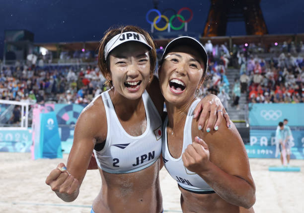 （風(fēng)格：貼心服務(wù)，針對中文觀眾和錯過直播的球迷）