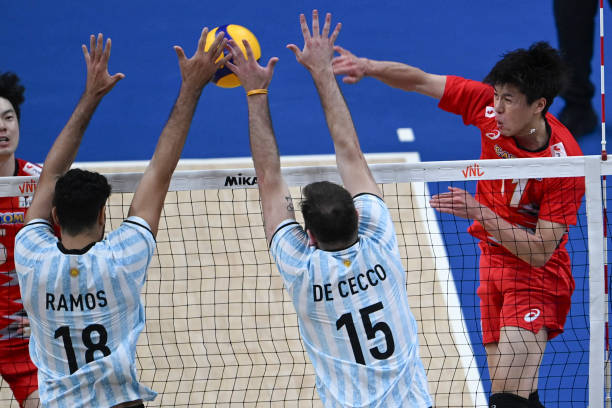 里約奧運會女排決賽精彩集錦：朱婷領(lǐng)銜的中國隊如何逆襲