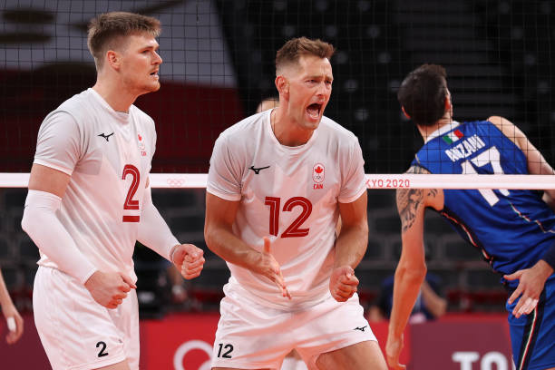 如何提高中學(xué)生排球扣球力量？專業(yè)教練示范教學(xué)