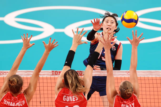 排球考試滿(mǎn)分指南：西安中考體育備考全攻略！