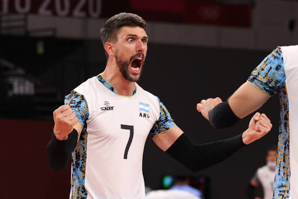 六人排球站位指南：從發(fā)球到防守的完整布局