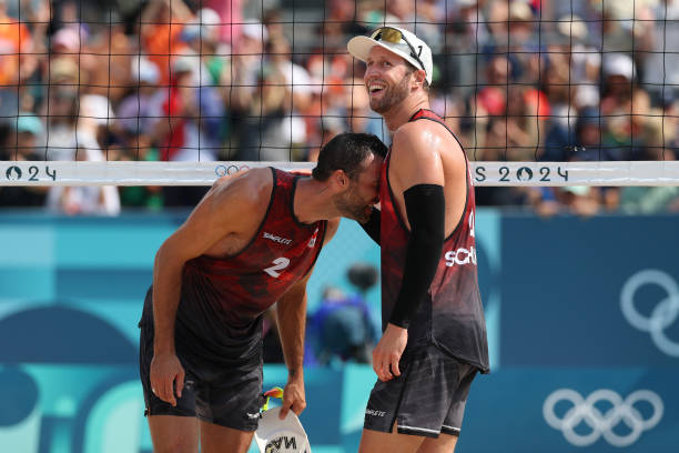 龔翔宇微博更新:與隊(duì)友的互動(dòng)瞬間