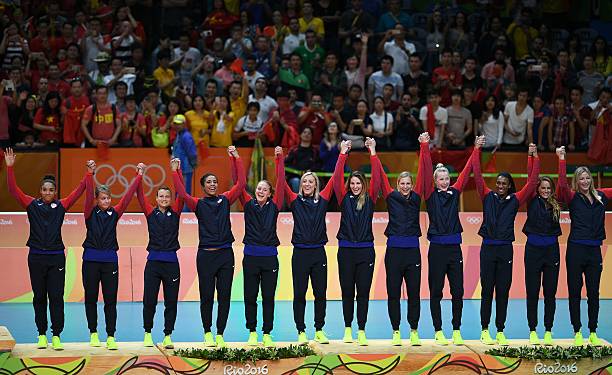 中考排球考試技巧揭秘：專業(yè)教練親自示范教學