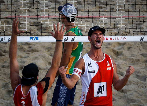 鄭益昕技術(shù)教學(xué)視頻：扣球技巧分步講解