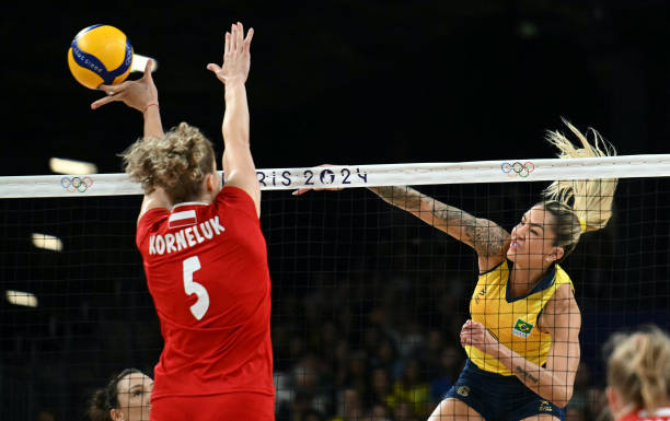 墊球基本功：姿勢、移動與擊球點的完美結(jié)合