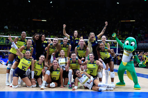 中學(xué)生排球?qū)崙?zhàn)技巧：從零基礎(chǔ)到場上高手