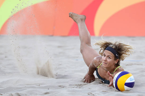 朱婷的強(qiáng)攻與惠若琪的防守：完美配合解析