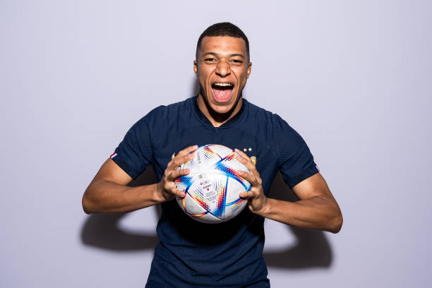 理查利森世界杯倒鉤破門(mén)：巴西9號(hào)驚艷世界