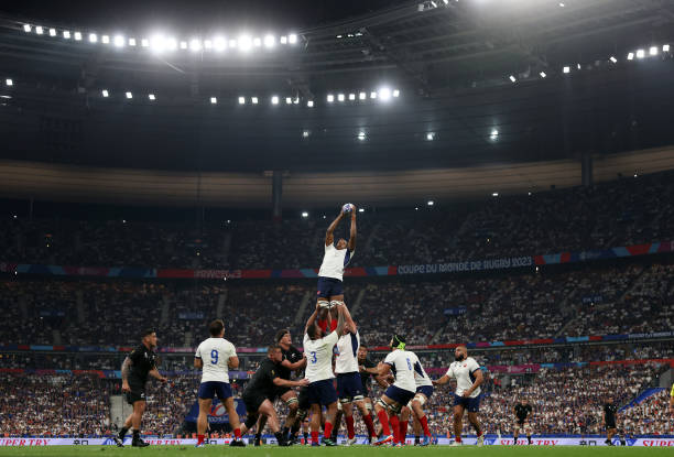 世界杯舉辦國的經(jīng)濟(jì)影響：賽事背后的商業(yè)價(jià)值