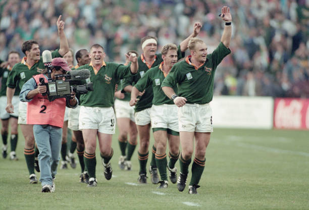 國足2026世預(yù)賽賽程詳解：主客場時(shí)間、對(duì)手實(shí)力及晉級(jí)形勢(shì)