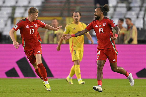 教練戰(zhàn)術(shù)解析：第六輪各隊(duì)陣型與換人策略點(diǎn)評(píng)