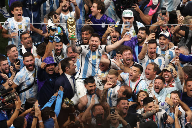 從低谷到巔峰：國(guó)足新教練的使命與責(zé)任